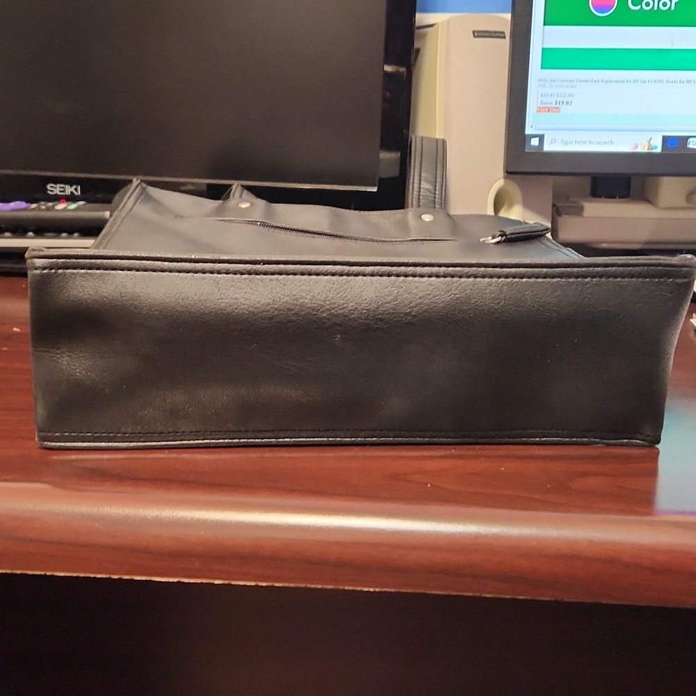 Unlisted by Kenneth Cole Black Leather Handbag purse - Picture 8 of 10